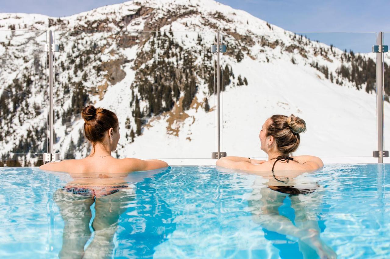 Alpenparks Hotel & Apartment Arlberg Warth Mit Pool المظهر الخارجي الصورة