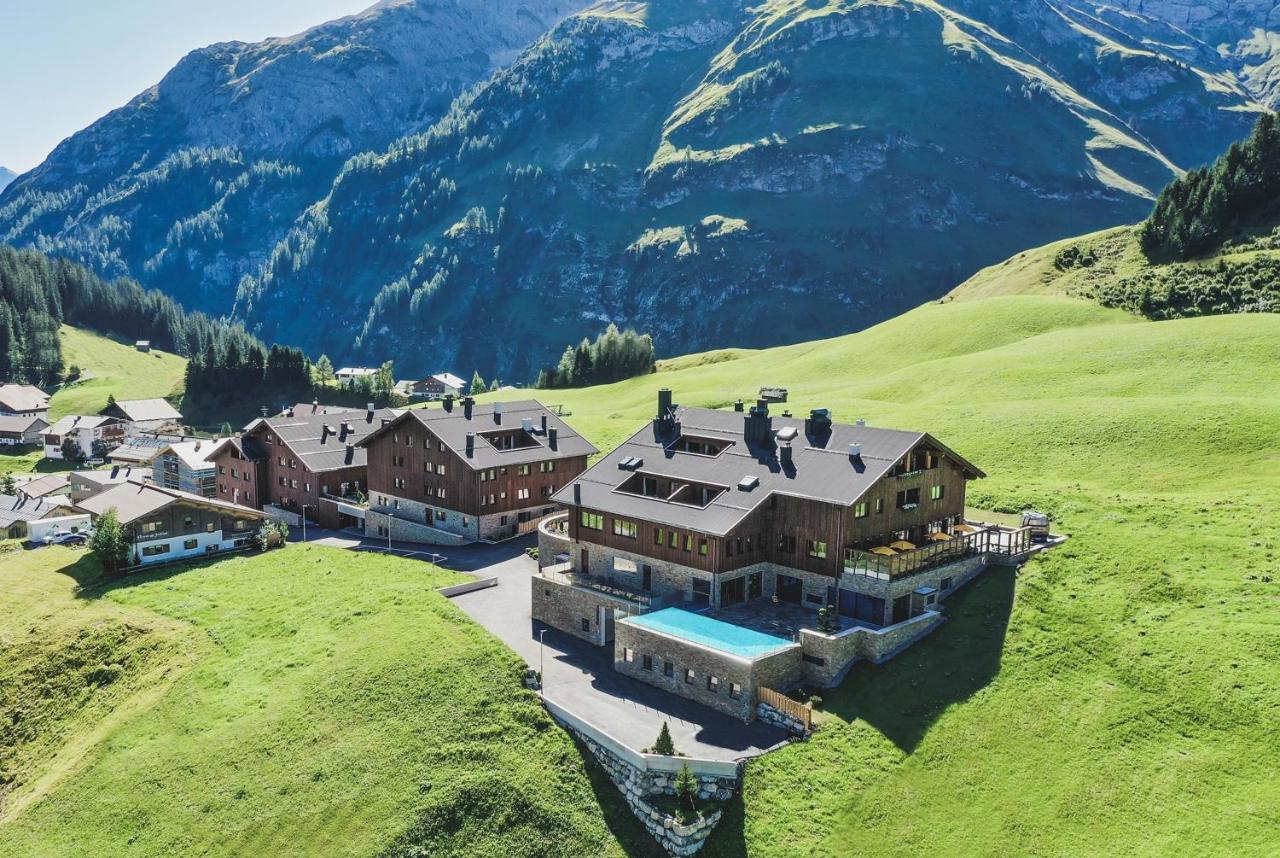 Alpenparks Hotel & Apartment Arlberg Warth Mit Pool المظهر الخارجي الصورة