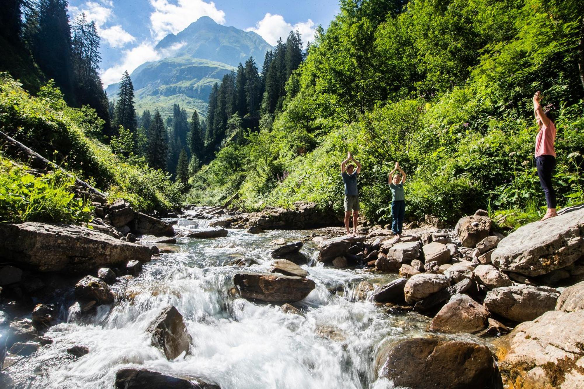 Alpenparks Hotel & Apartment Arlberg Warth Mit Pool المظهر الخارجي الصورة