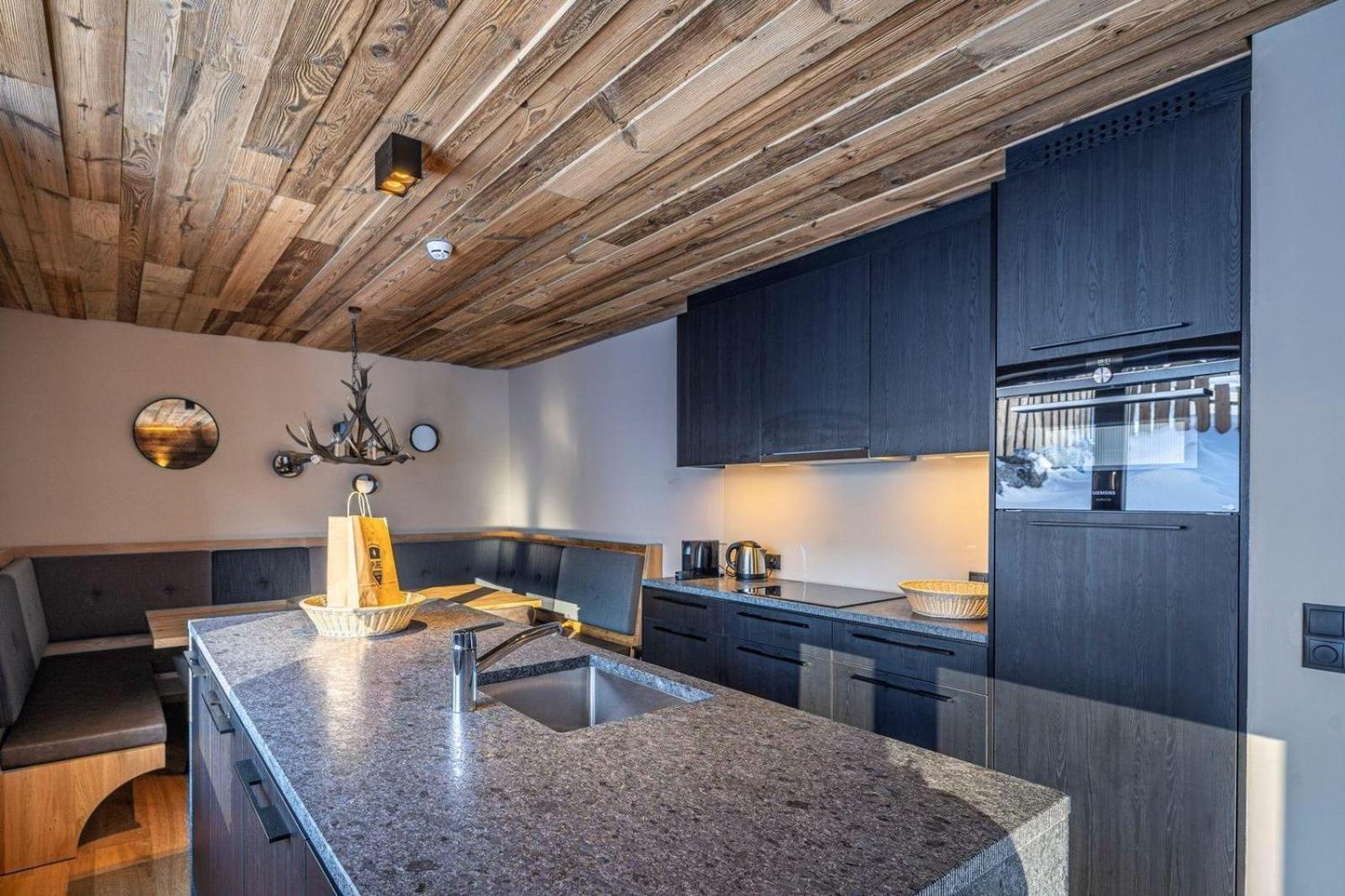 Alpenparks Hotel & Apartment Arlberg Warth Mit Pool المظهر الخارجي الصورة