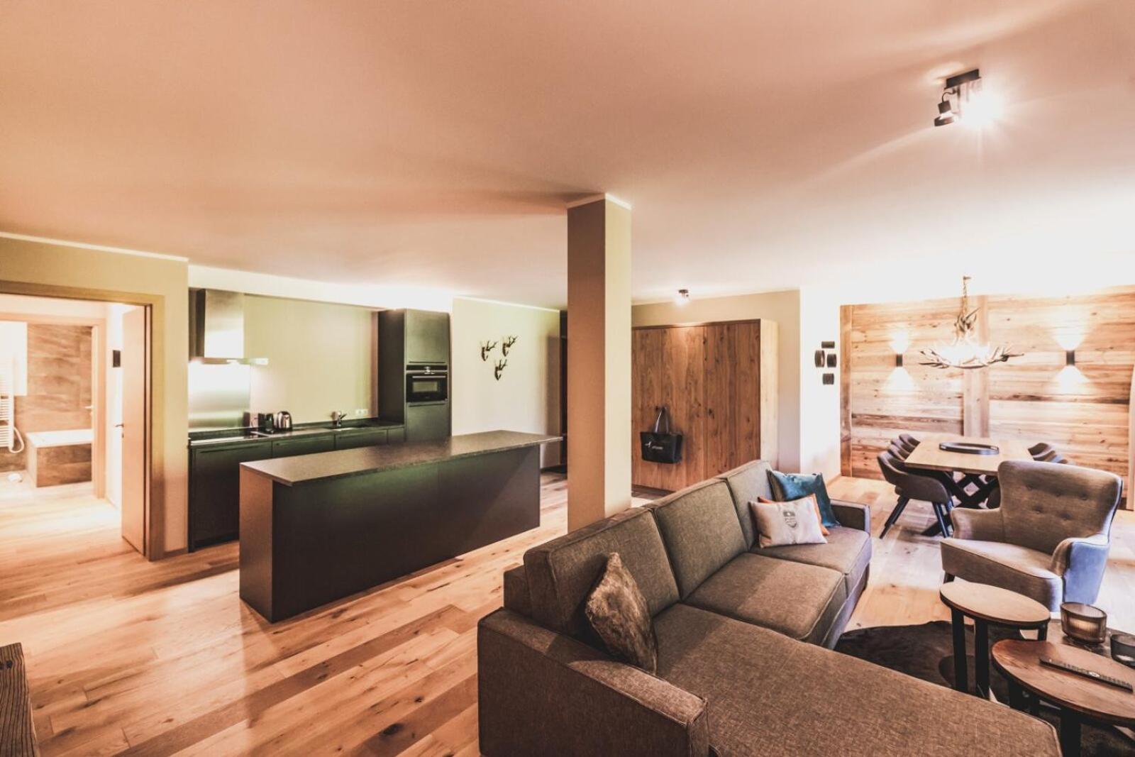 Alpenparks Hotel & Apartment Arlberg Warth Mit Pool المظهر الخارجي الصورة