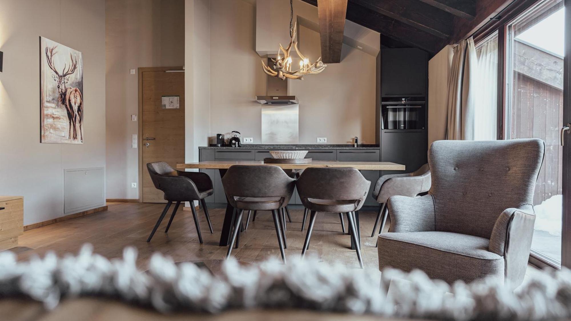 Alpenparks Hotel & Apartment Arlberg Warth Mit Pool المظهر الخارجي الصورة