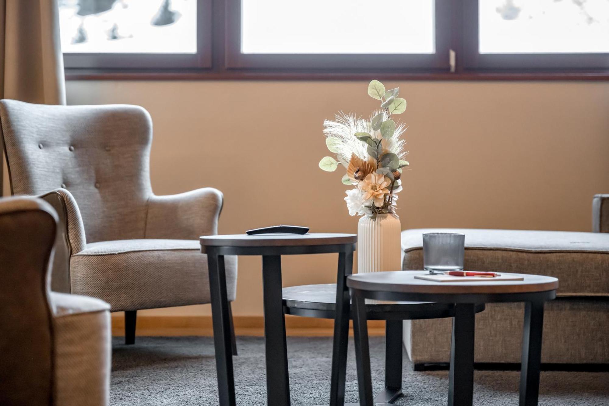Alpenparks Hotel & Apartment Arlberg Warth Mit Pool المظهر الخارجي الصورة