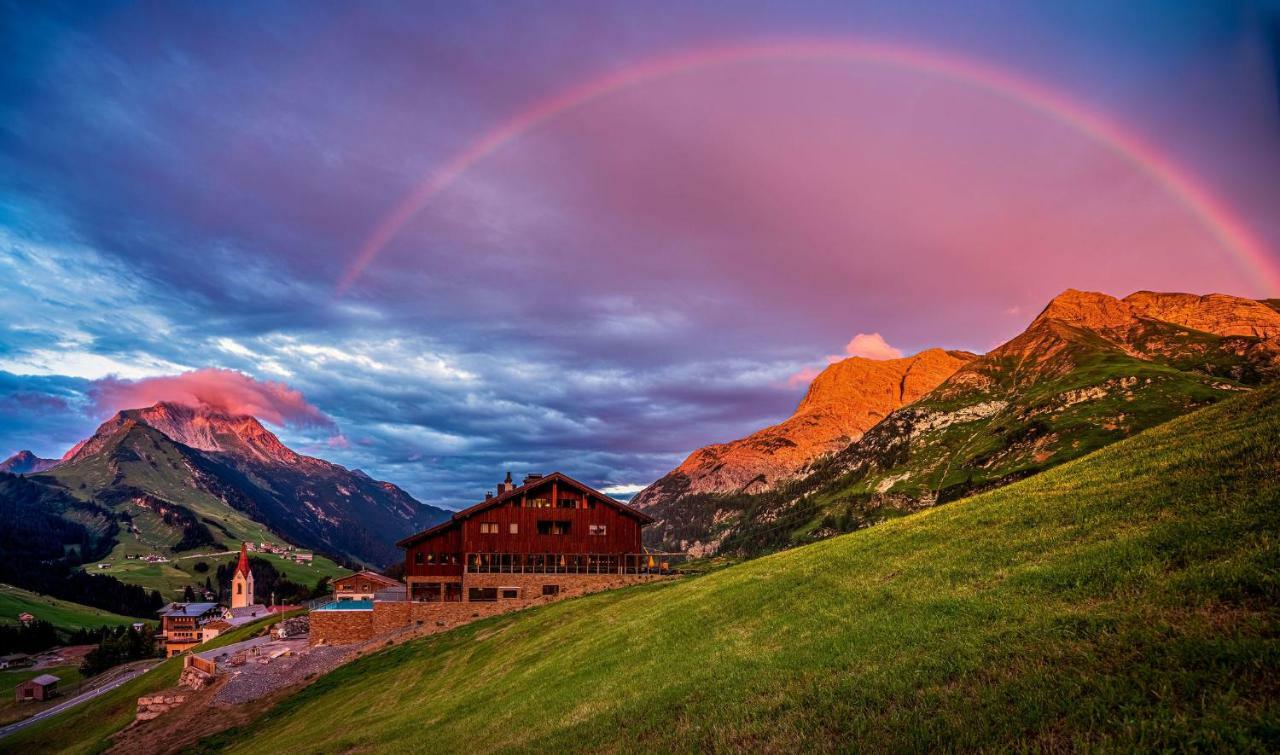 Alpenparks Hotel & Apartment Arlberg Warth Mit Pool المظهر الخارجي الصورة