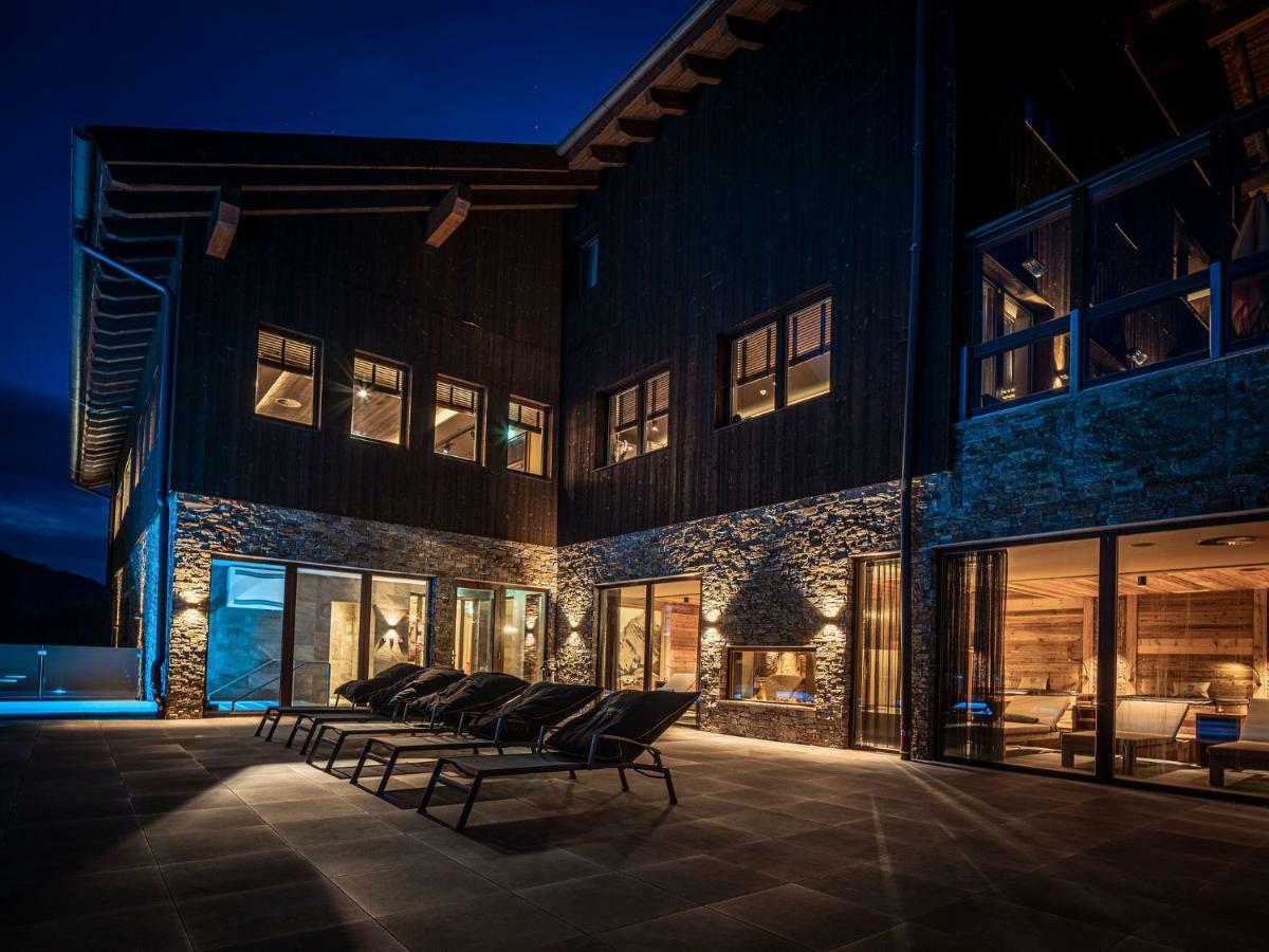 Alpenparks Hotel & Apartment Arlberg Warth Mit Pool المظهر الخارجي الصورة